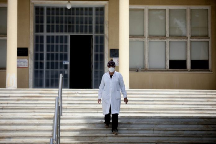 αναστολή εργασίας υγειονομικών