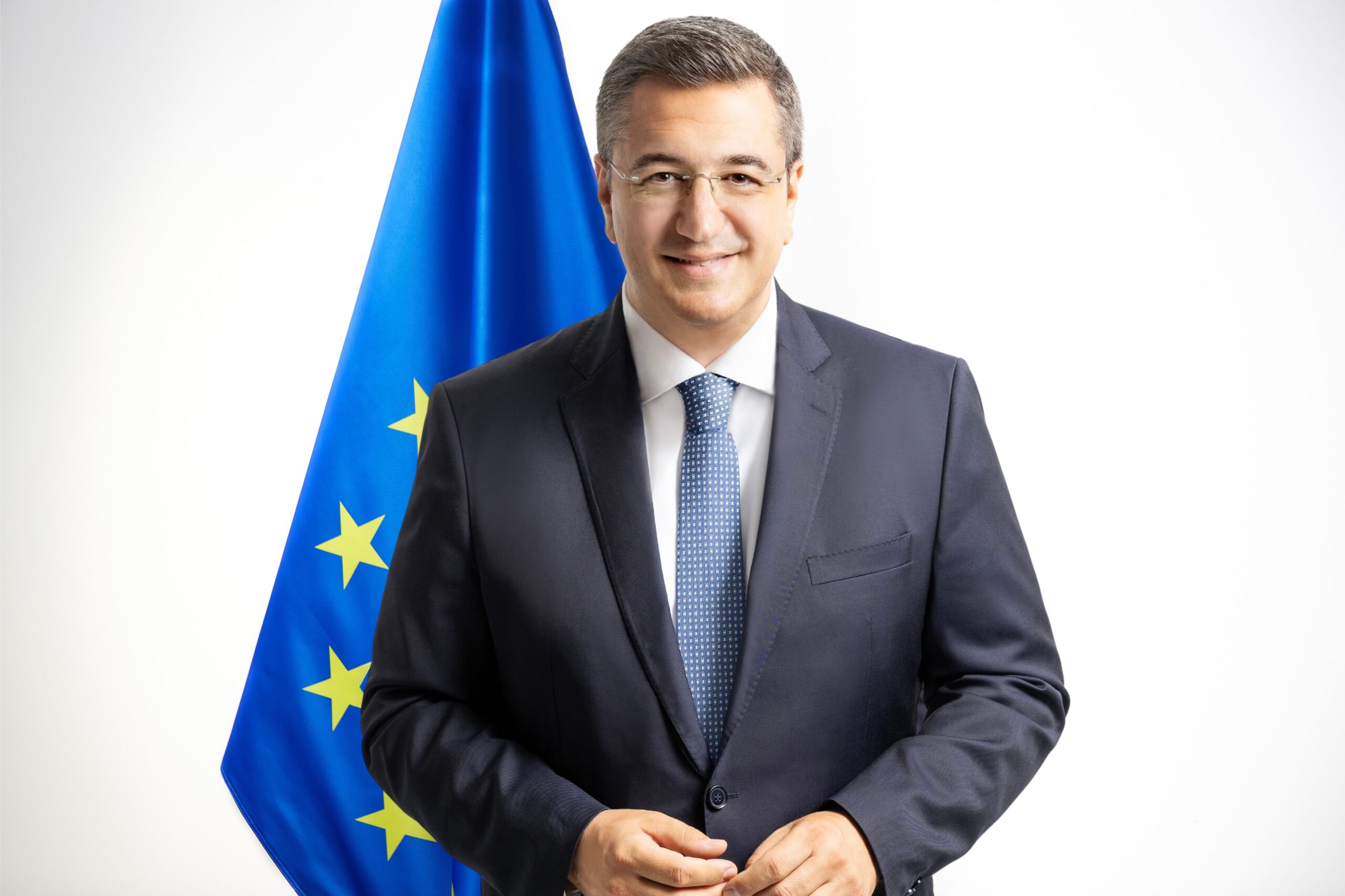Commissioner+Tzitzikostas+photo_